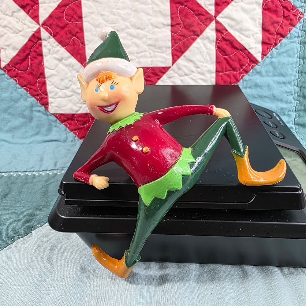 Sun Hill Industries Elf Christmas Shelf Sitter Red Green Small Vintage 1981
